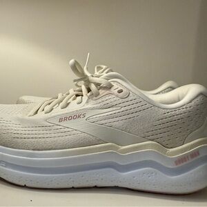 Brooks Women's Cream and White Sneakers